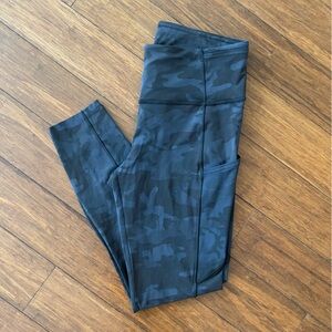 Lululemon Fast & Free 7/8 Black Camouflage Leggings Sz 8